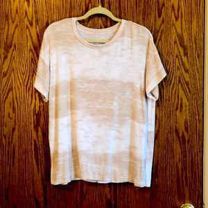 American eagle soft t-shirt. Size L white and tan
